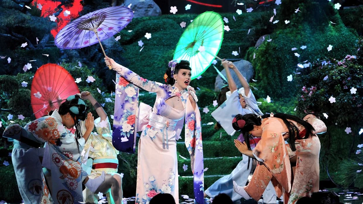 Katy Perry Geisha